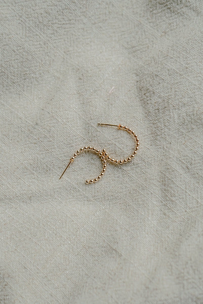 Julia Hoops
