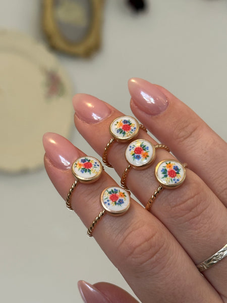 Laurana Vintage Floral Ring