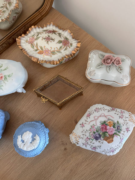 Vintage Floral Basket Jewelry Box