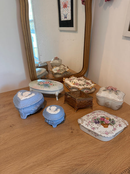 Handmade Bisque Round Jewelry Box