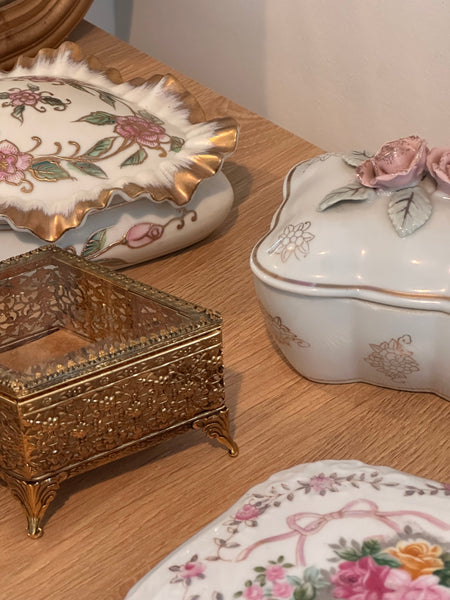 Gold Foil Floral Ruffle Jewelry Box